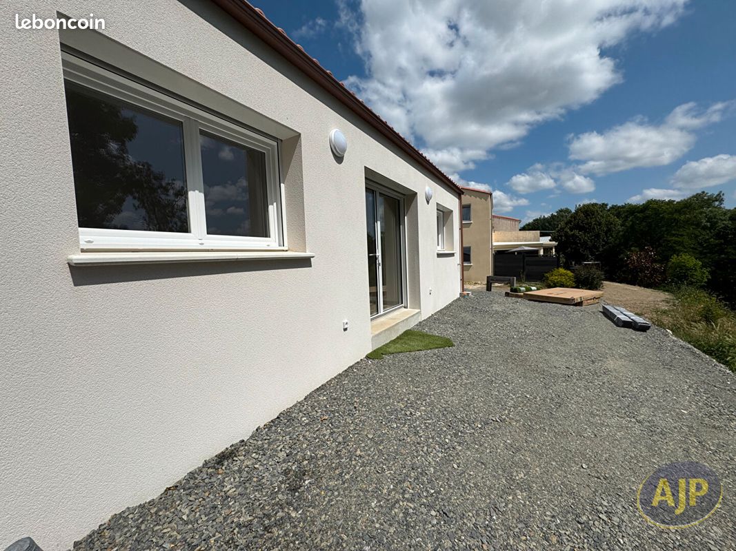 Maison 4 pièces 70 m² · à Montaigu-Vendée · 70 m² · 930 €