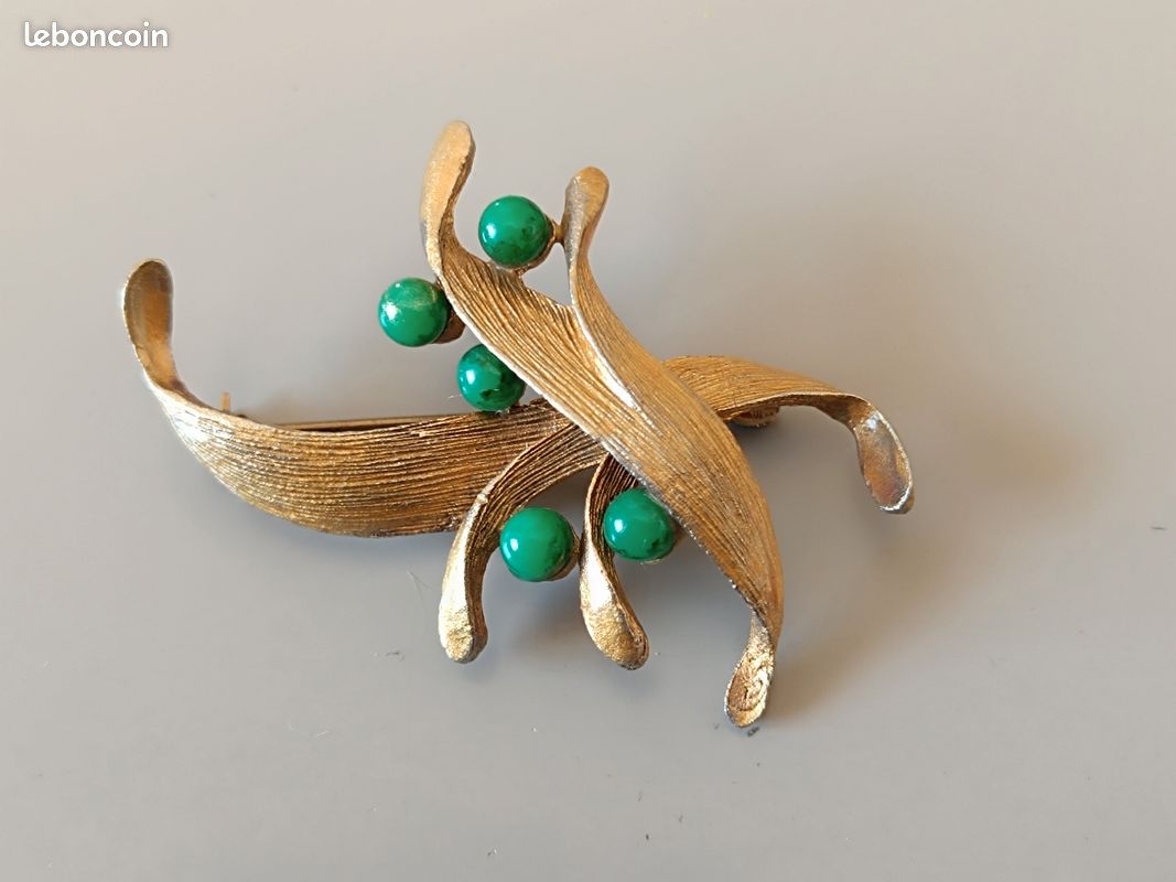 Broche en bakélite jaune sculptée des années 40 : bijoux clapet vintage - France