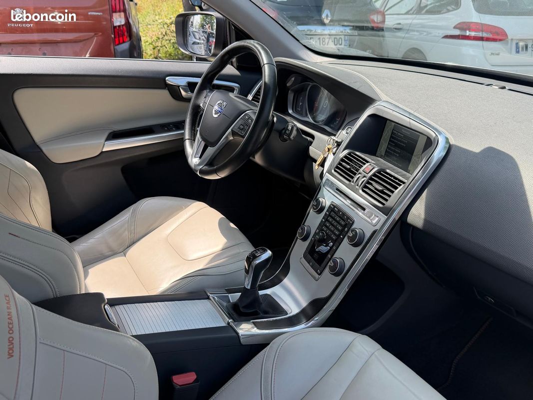 Volvo XC60 2.0 D 150 cv Ocean Race (image 5)