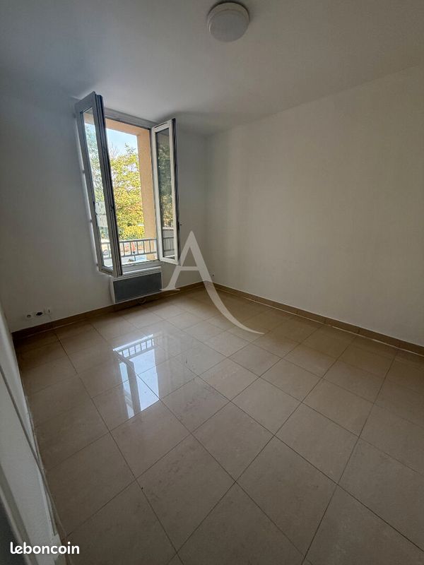Appartement 1 pièce 22 m² · à Aubervilliers · 22 m² · 750 €