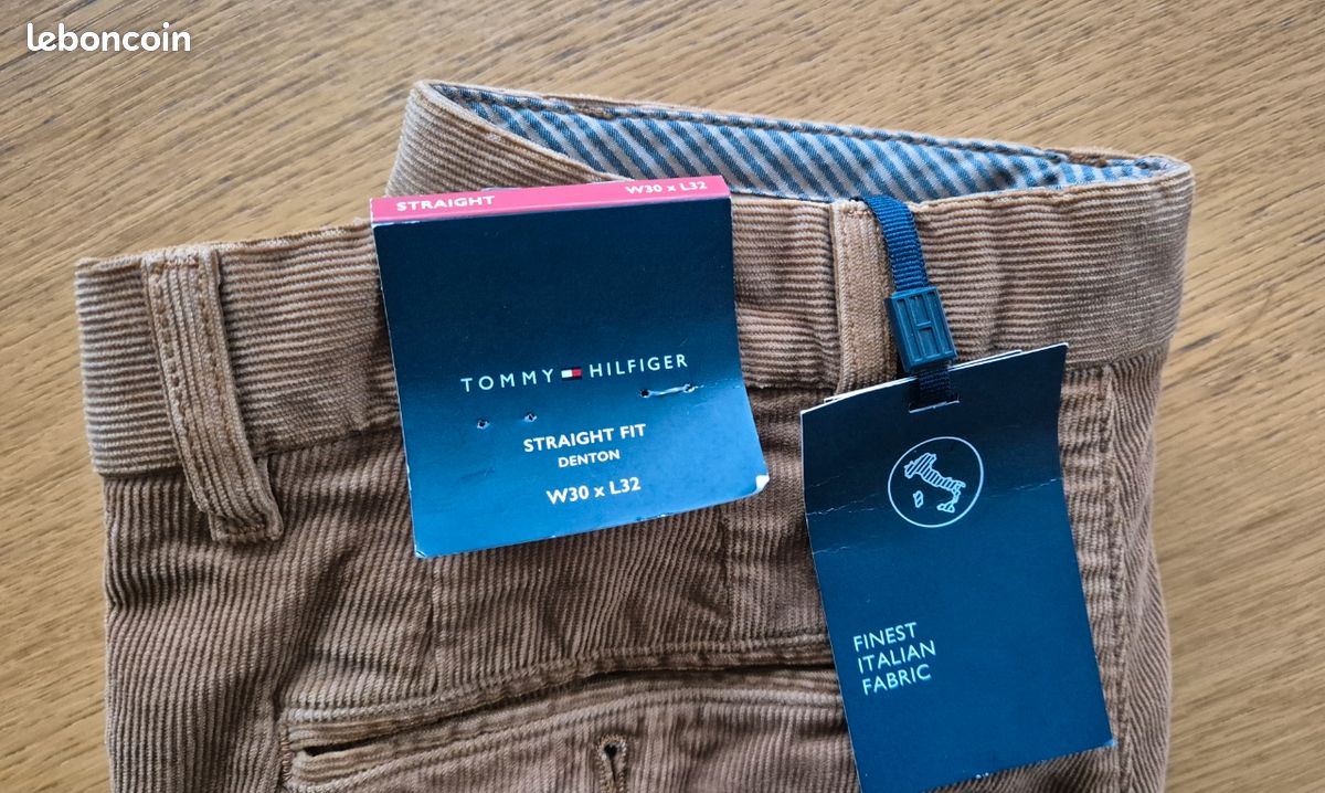 Pantalon En Velours Girbaud - Couleur Camel - Taille 38 (tour De Taille 28 Pouces) - Neuf Avec étiquette