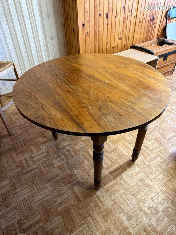 Table ronde (image 1)