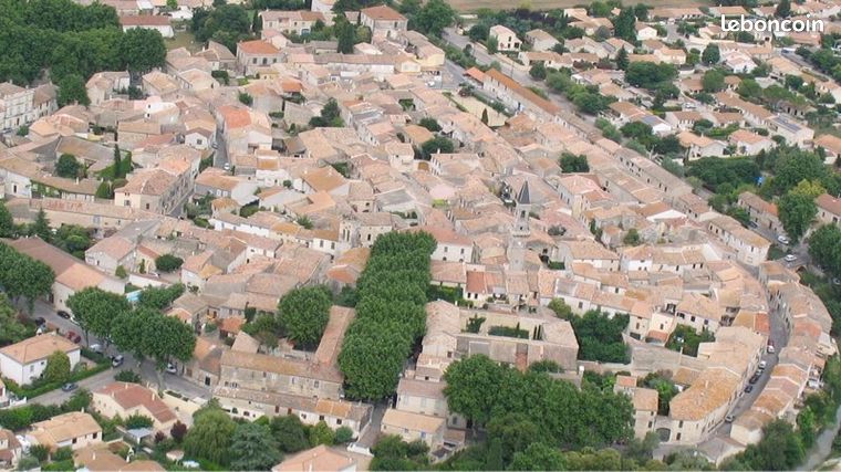 Place de parking centre village