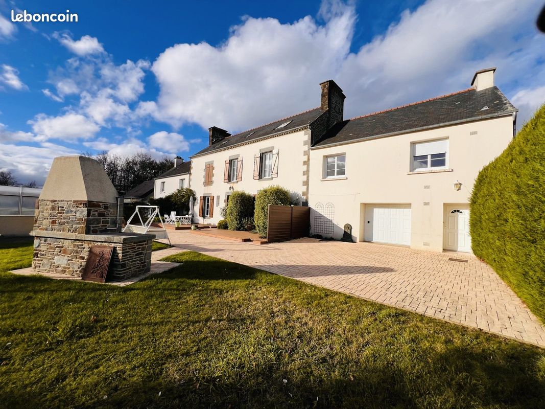Maison 18 pièces 358 m² · à Roz-Landrieux · 358 m² · 730 000 €