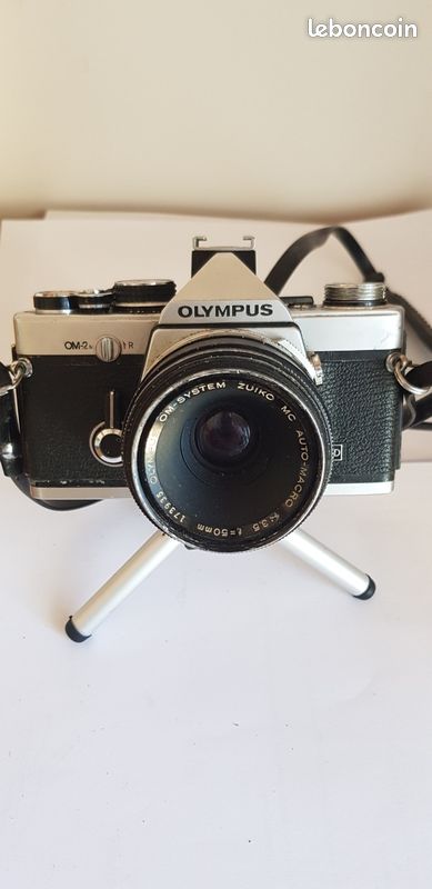 Olympus OM-2N – Avec 2 Objectifs – Argentique – Occasion