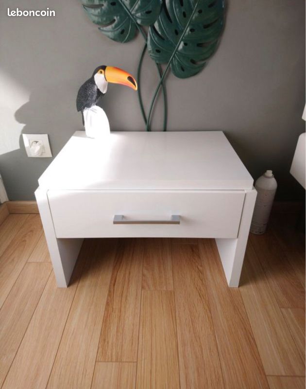 Table de chevet (image 1)