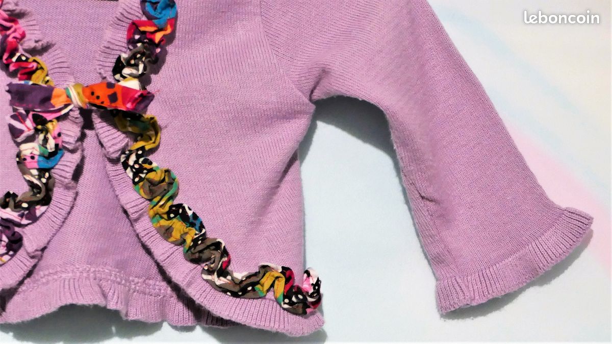 Gilet violine léger aux froufrous de la maison Clayeux, Taille 6 mois (image 2)
