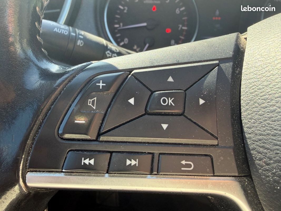 NISSAN Qashqai GENERATION-II 1.2 DIGT 115 N-CONNECTA 2WD (image 5)