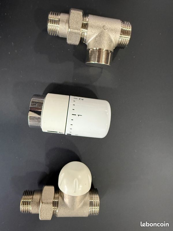 Kit RADIATEUR robinet droit+Tete THERMOSTATIQUE blanc ACOVA POA VAL-KIT F06 NICKEL STRAIGHT REF 841068 (Qté 1) (image 3)