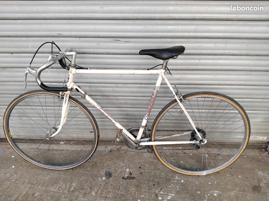 Vélo de course vintage LE VAGON roues Rigida 28 cadre acier