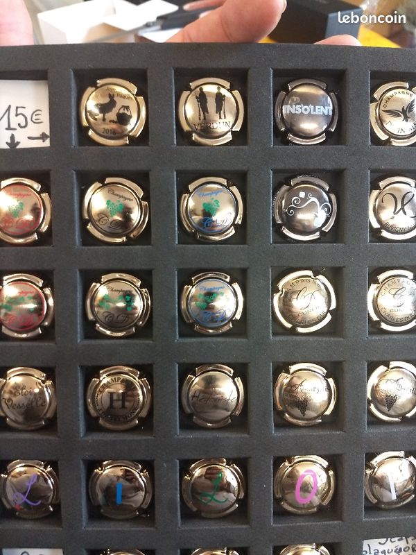 Lot ou détails capsules de champagne plaquées OR (image 2)