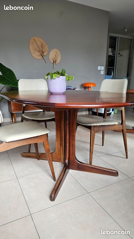 Table ovale vintage années 70 style scandinave – pied central (image 2)