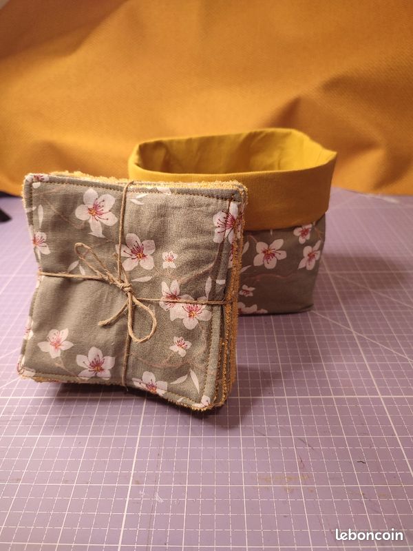 Lingettes démaquillantes et sa panière (image 2)