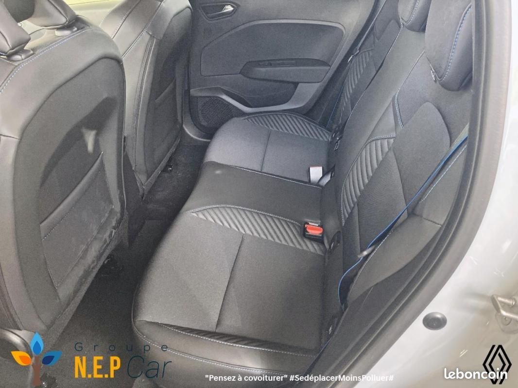 Renault Clio V E-Tech full hybrid 145 ch GSR2 Esprit Alpine (image 9)