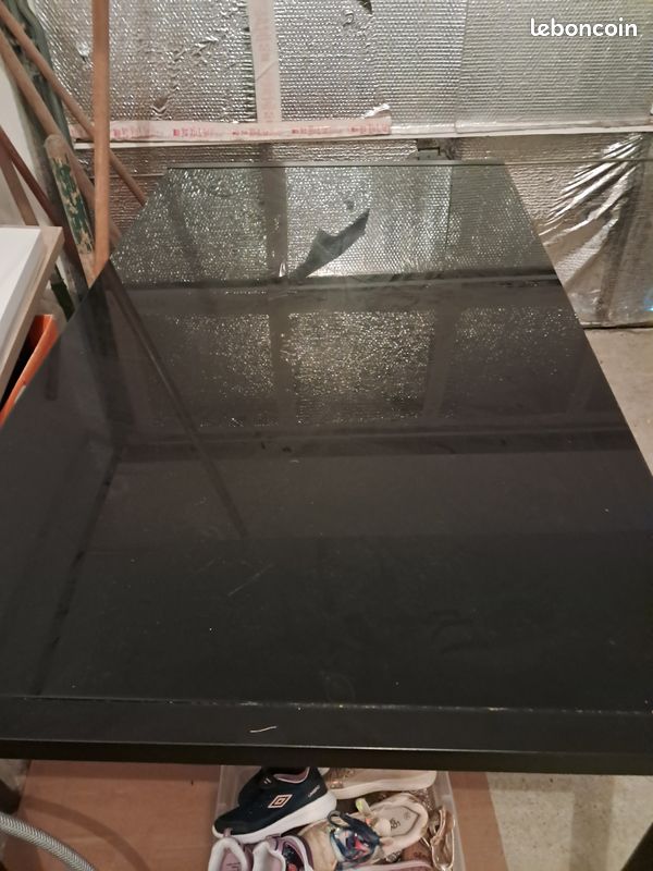 Table dessus verre (image 1)