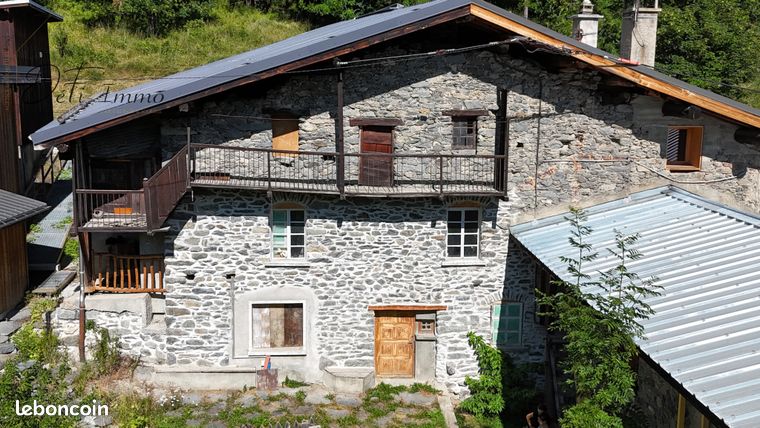 Maison 1 pièce 250 m²