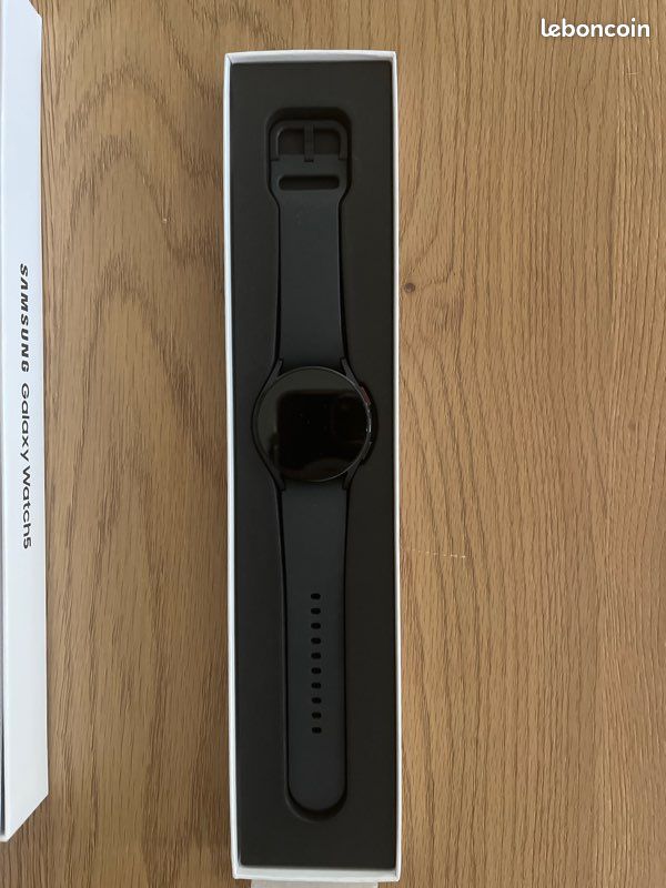 Samsung Watch 5 (image 1)