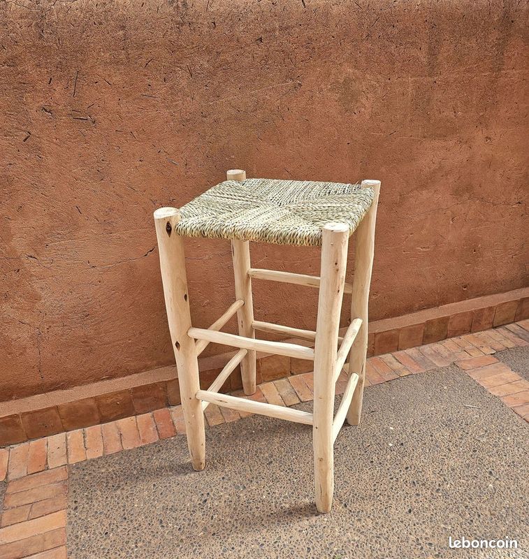 Tabouret de bar marocain sans dossier avec cordon en feuilles de palmier (image 2)