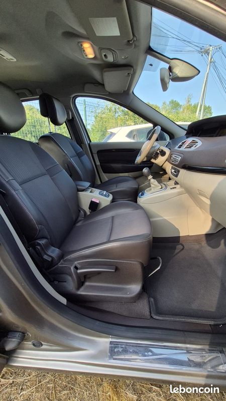 Renault Scenic III 1.5dci 110cv privilège (image 4)