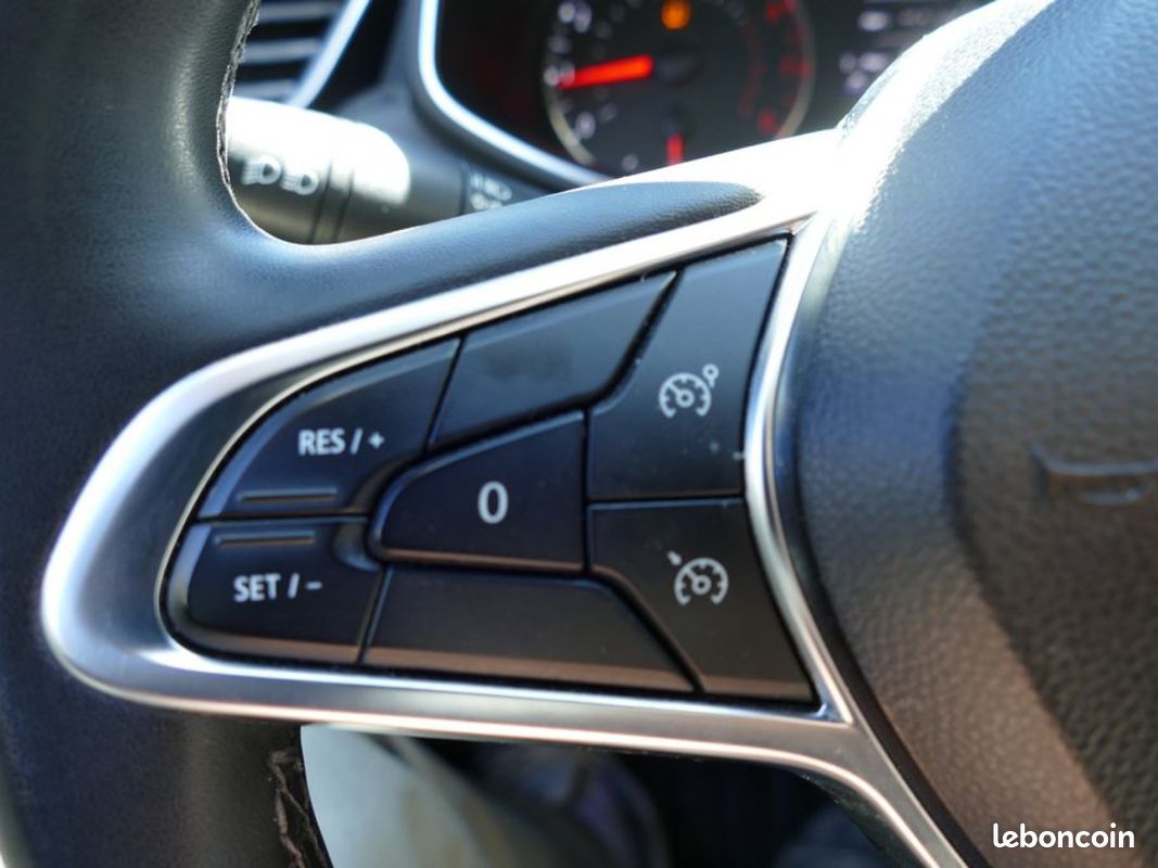 RENAULT CLIO V 75 Ch BUSINESS BVM5 CARPLAY (image 18)