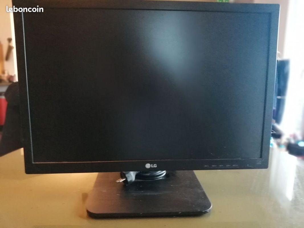 Écran 24'' (60.9cm) · Résolution. 1920 x 1200 (image 1)