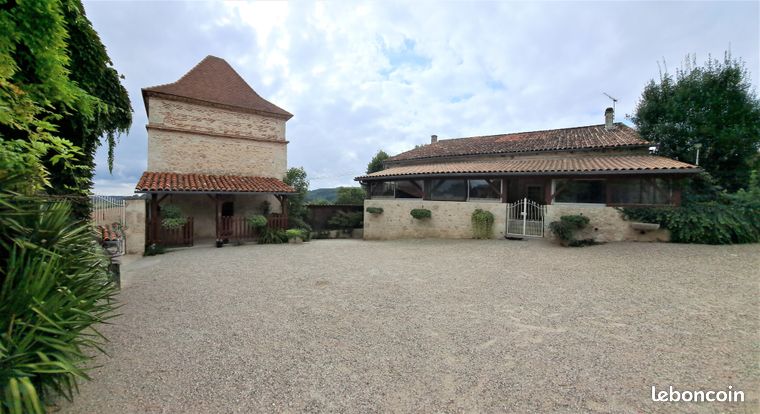 Propriété 10 pièces 240 m²
