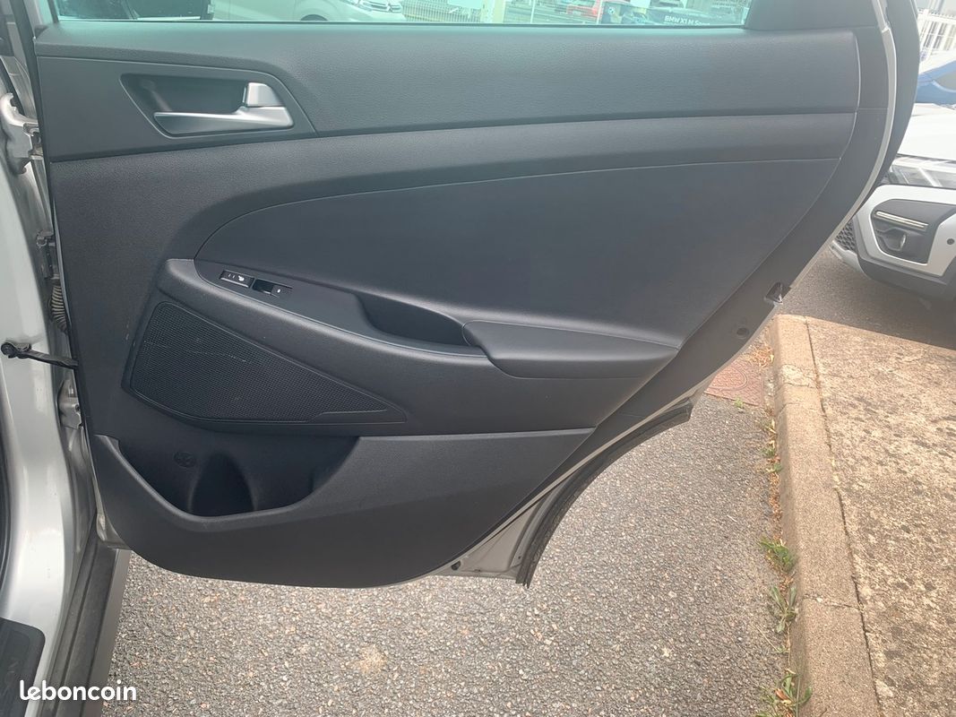 Hyundai Tucson 141 chevaux | Creative | Caméra de recul | Attelage | Roue de secours (image 17)