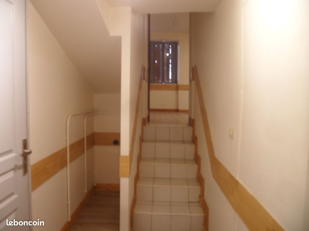 Loue t3 centre ville (image 2)
