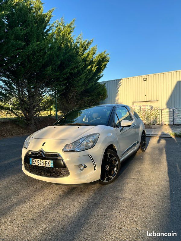 DS3 1.6 e-HDi 90ch AIRDREAM SO-CHIC révision/embrayage/distribution OK (image 1)