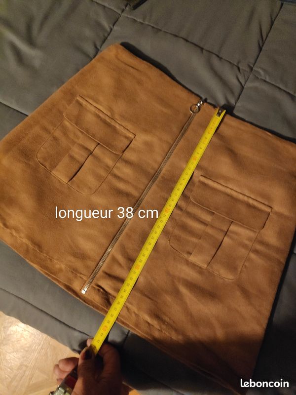 Mini-jupe taille 40 (image 1)