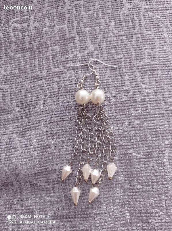 Boucles d'oreilles en perles blanches chaînettes en acier inoxydable fait maison Neuf (image 3)
