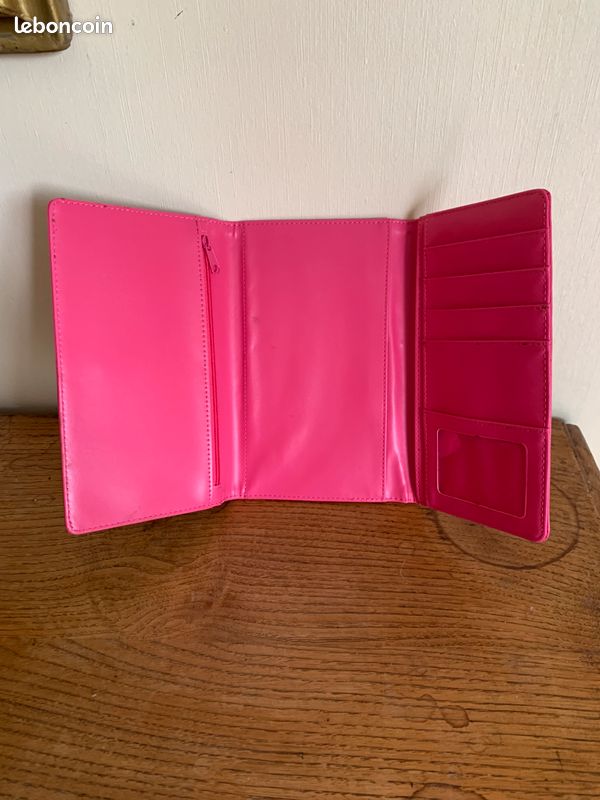 Porte monnaie, porte feuille rose en vinyl (image 2)