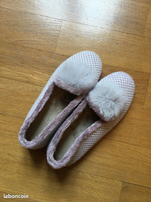 Pom Pom Slippers Ugg Pantoufle Chausson 36 Chaussons Et Pantoufles