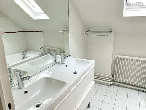 Maison a louer plaisir - 5 pièce(s) - 118 m2 - Surfyn