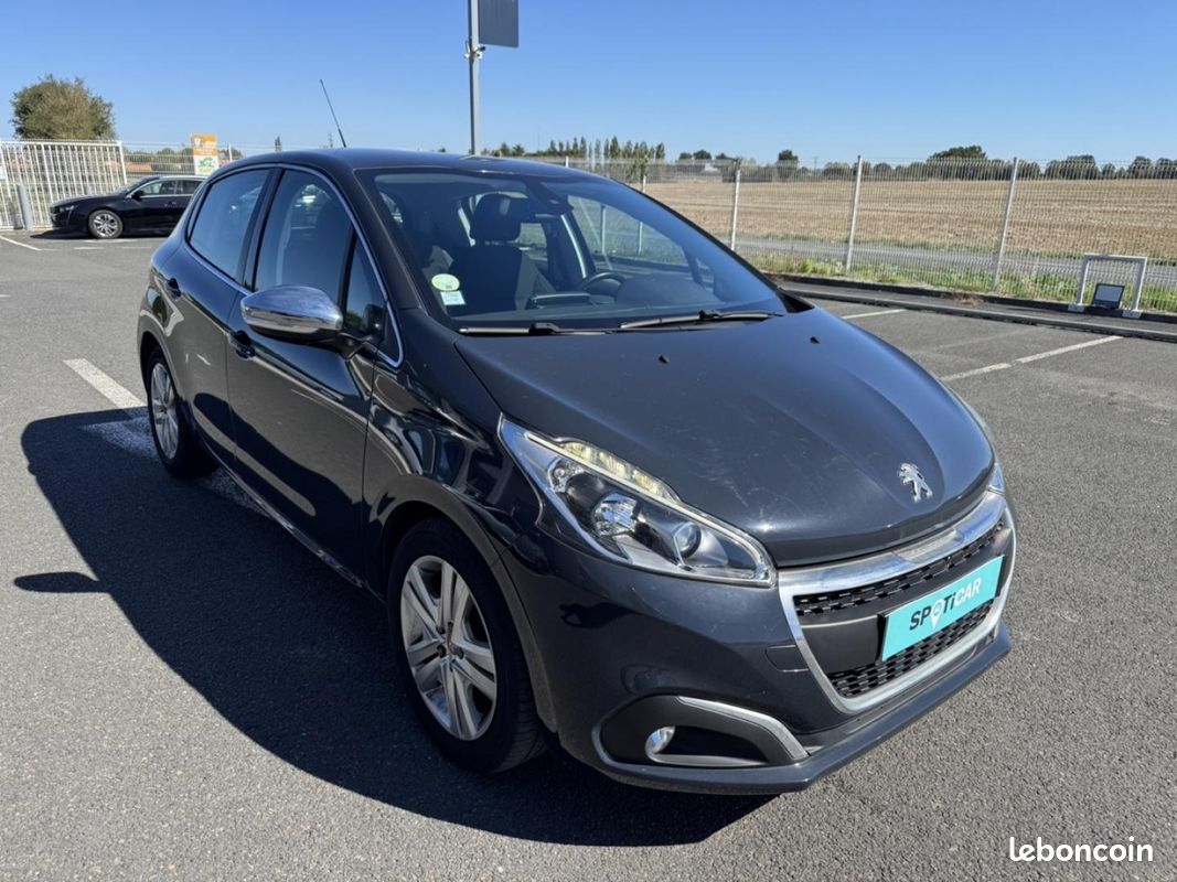 Peugeot 208 1.6 BlueHDi 75ch Allure Business S&S 5p (image 3)
