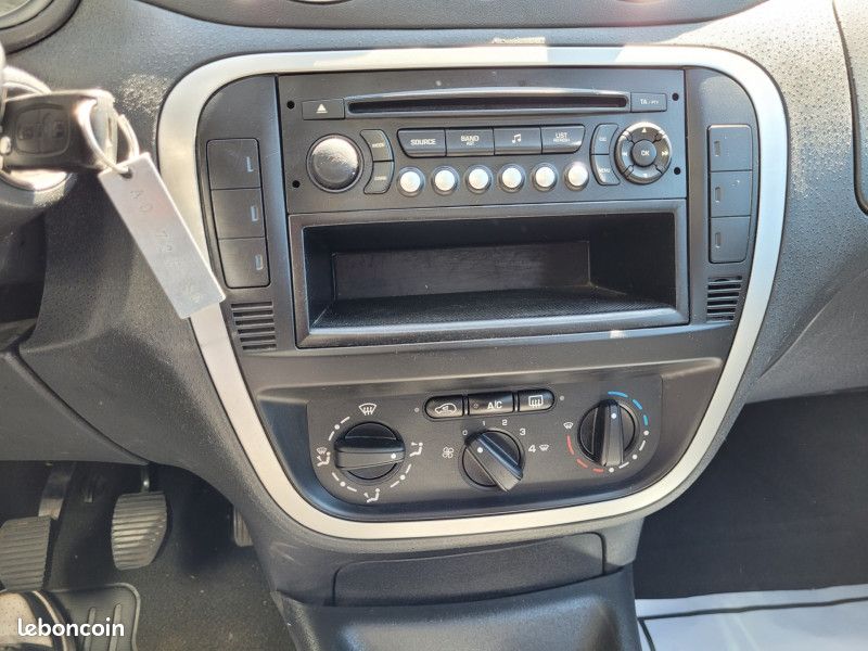 Citroen C3 1.4 HDI70 AIRDREAM GENERATION 5P (image 15)