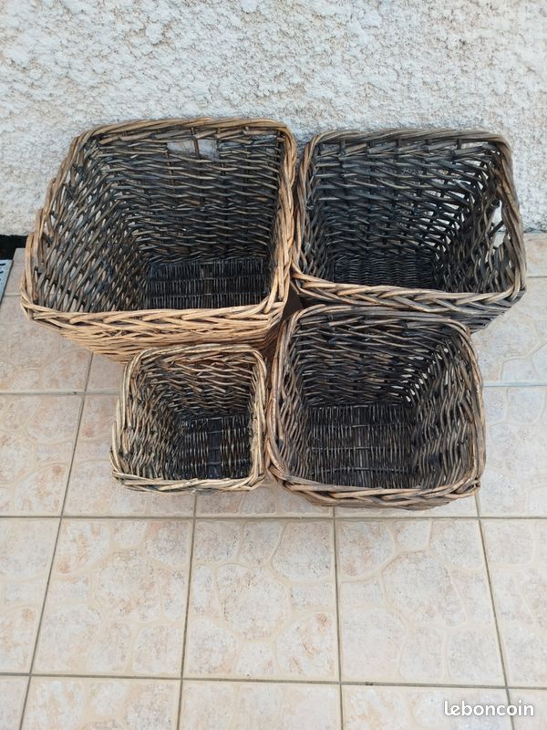 Set de 4 panières/ corbeilles tressés avec poignées en rotin (image 1)
