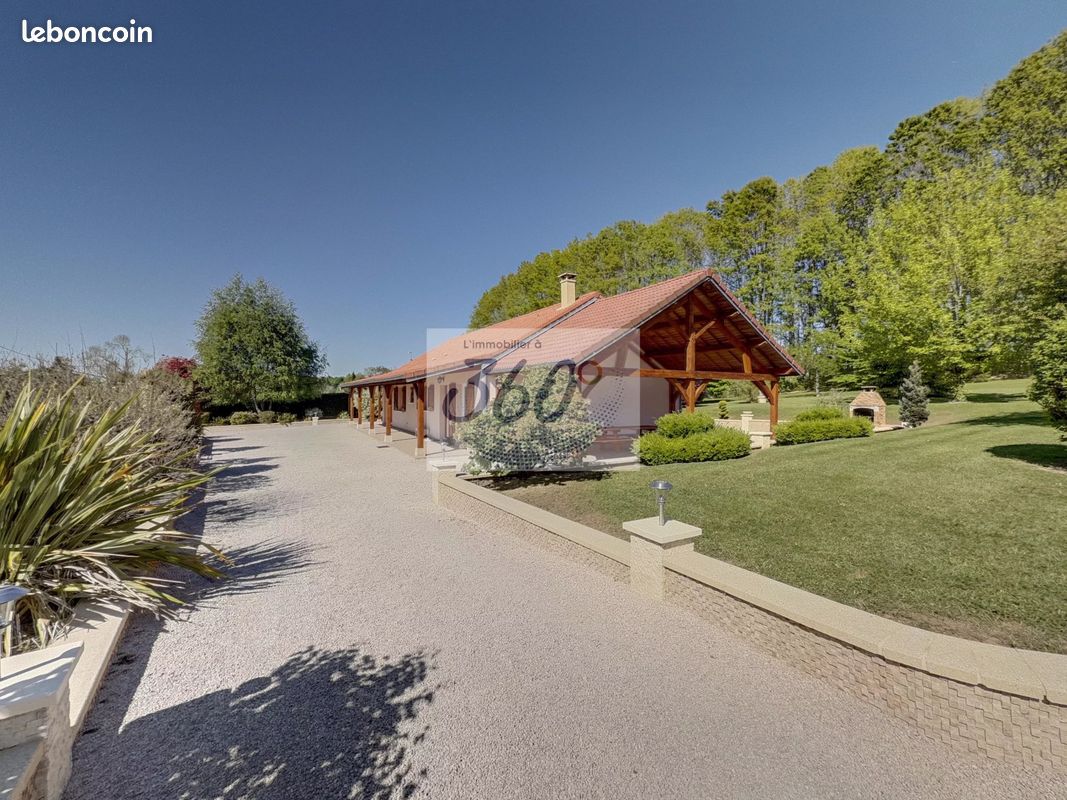 Maison 6 pièces 131 m² · à Louhans · 131 m² · 367 500 €