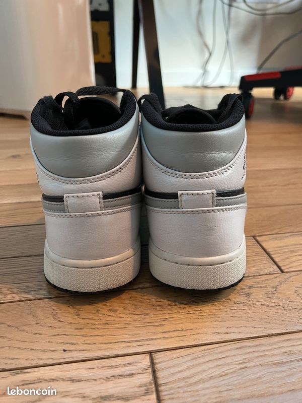 Jordan 1 mid white shadow (image 1)