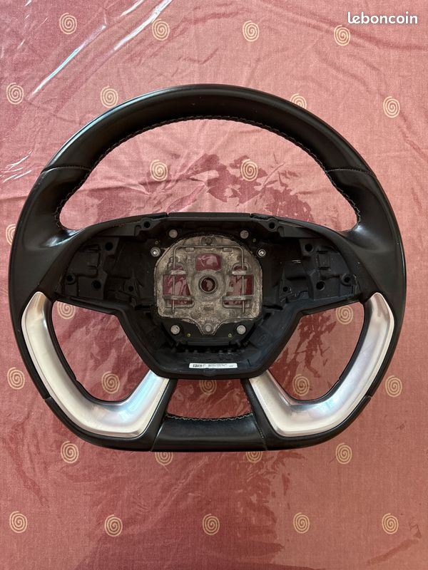 Volant ds 5 hybrid 4 (image 1)