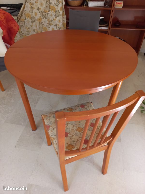 Table ronde & 4 chaises (image 3)