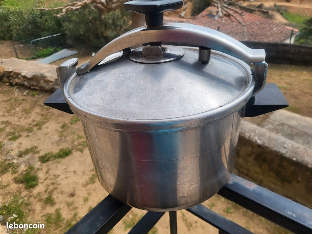 Cocotte minute Seb 8 litres - Électroménager