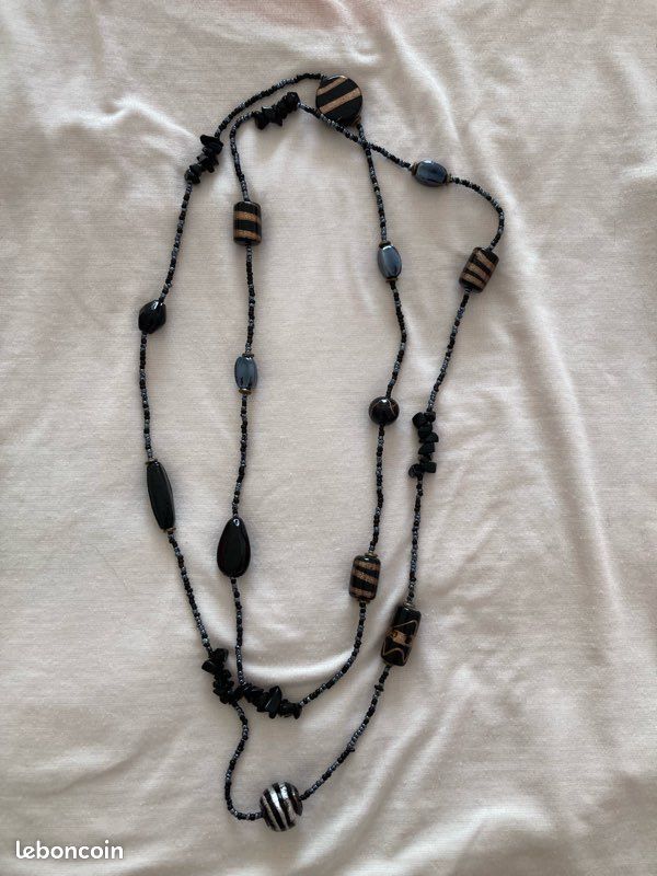 Collier Ancien Bleu Et Noir, Longueur 9-39/2, Occasion, Sans Marque
