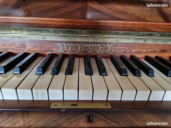 Piano droit (image 9)