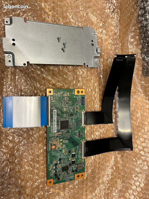 CARTES T-CON / T-con BOARD pour TV THOMSON 32HB3103 modèle MT3151A05-5