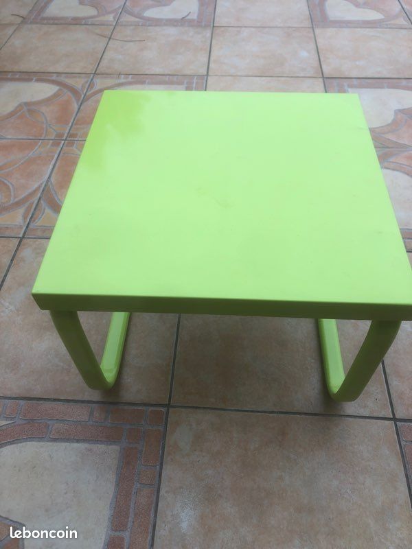 Petite table métallique verte (image 3)
