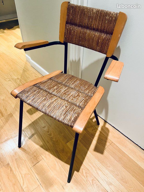 Chaise en rotin (image 1)