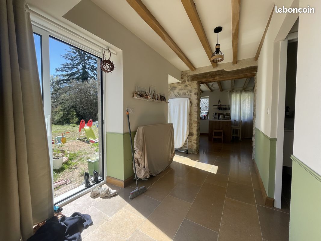 Maison 6 pièces 153 m² · à Arronnes · 153 m² · 256 800 €