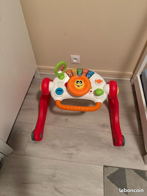 Portique multi-activités 4 en 1 Chicco et lot de 11 jouets (image 1)