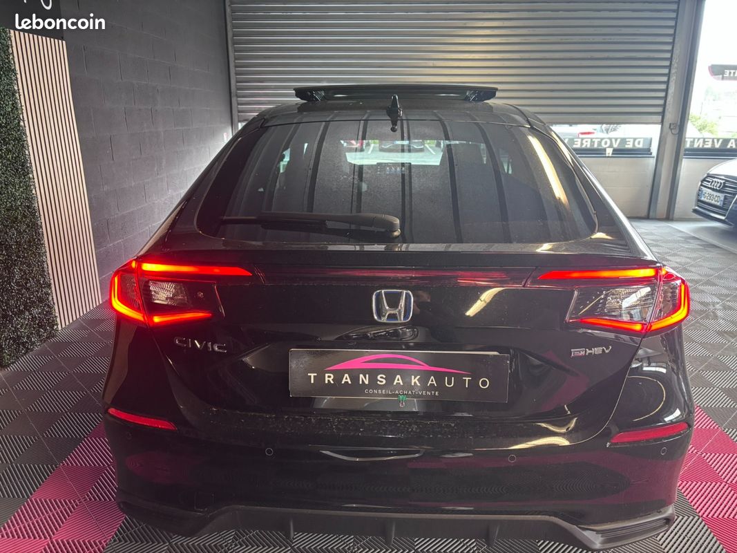 HONDA CIVIC E:HEV 2.0 i-MMD Advance - Toit Ouvrant / BOSE (image 4)